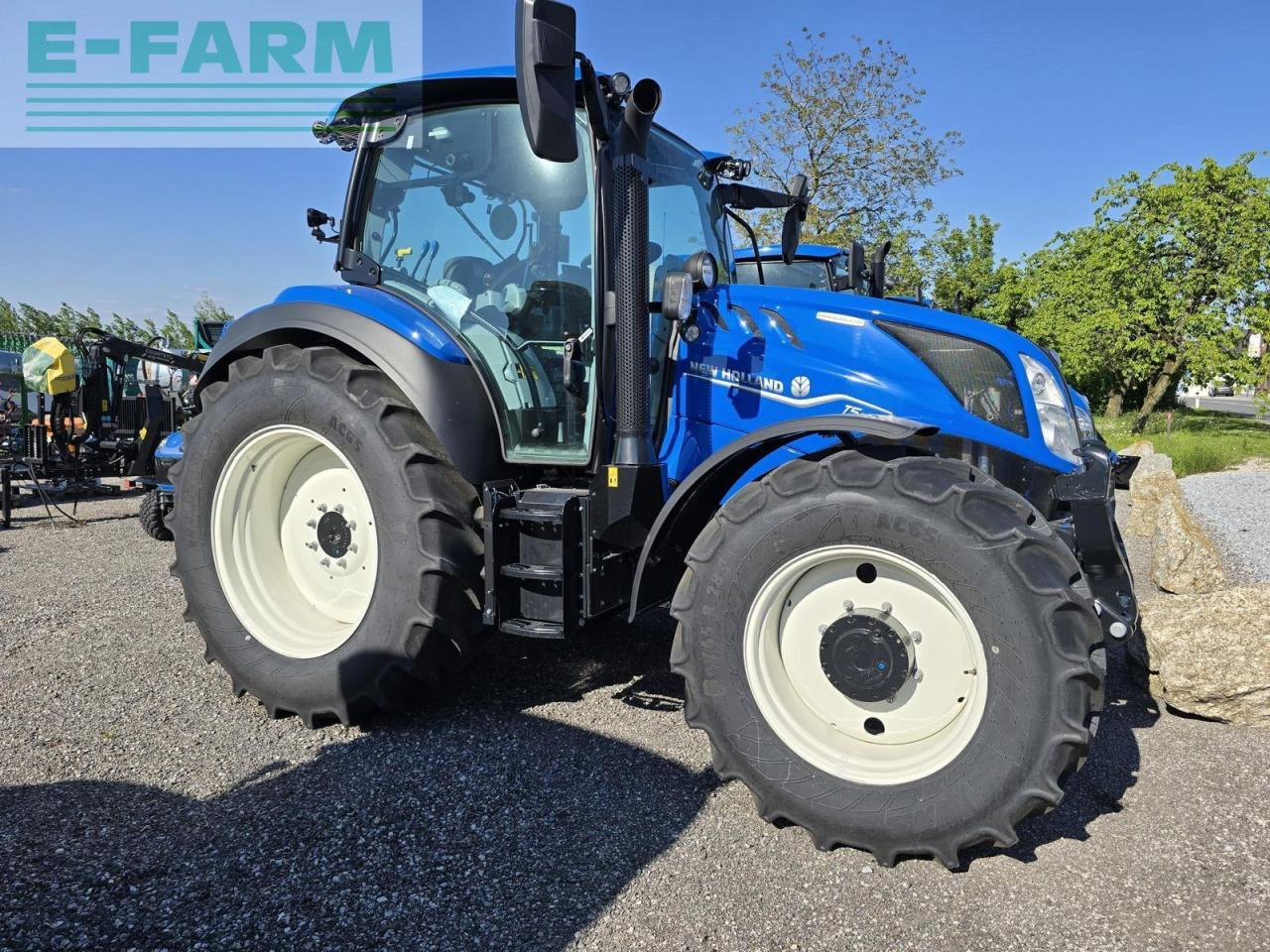 New Holland t5.140 dynamic command (stage v) - Трактор: фото 1 New Holland t5.140 dynamic command (stage v) - Трактор: фото 1