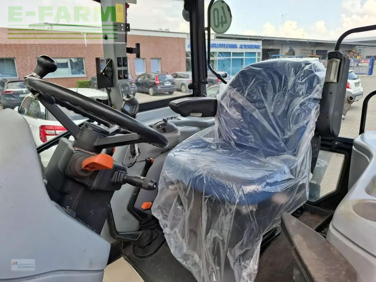 Трактор New Holland t5050: фото 9