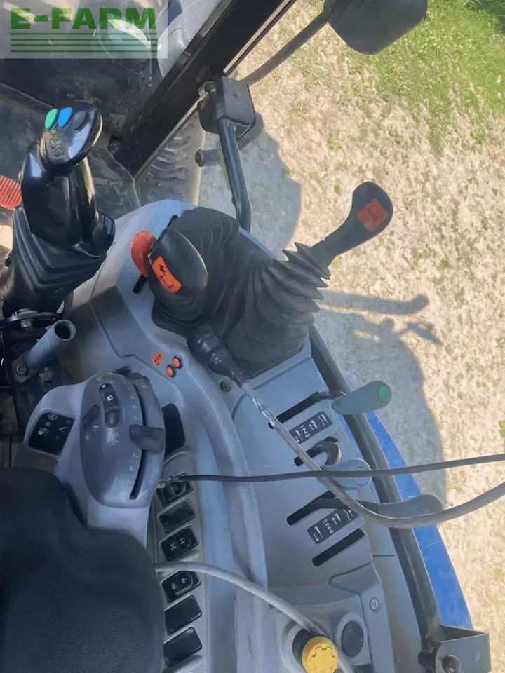 New Holland t6.140 dualcommand - Трактор: фото 5 New Holland t6.140 dualcommand - Трактор: фото 5