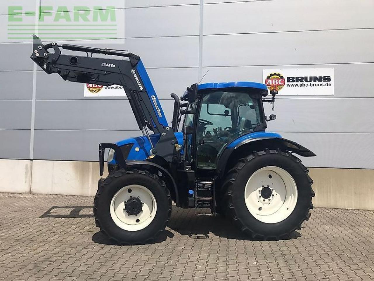 New Holland t6.140 electrocommand - Трактор: фото 2 New Holland t6.140 electrocommand - Трактор: фото 2