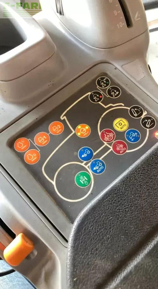 Трактор New Holland t6.175: фото 9 Трактор New Holland t6.175: фото 9