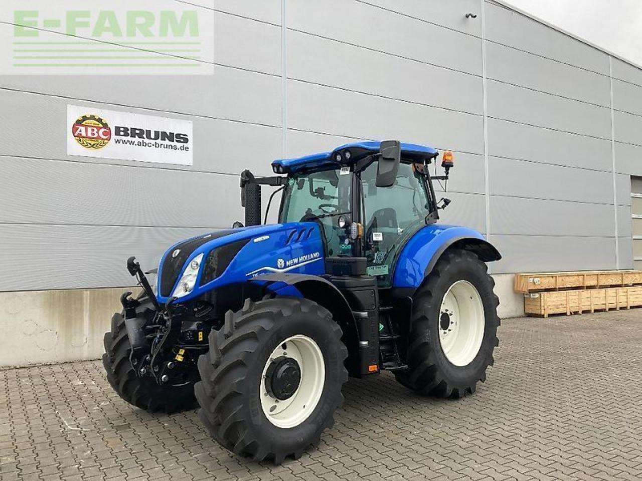 New Holland t6.180 dc methane power Methane Power - Трактор: фото 1 New Holland t6.180 dc methane power Methane Power - Трактор: фото 1