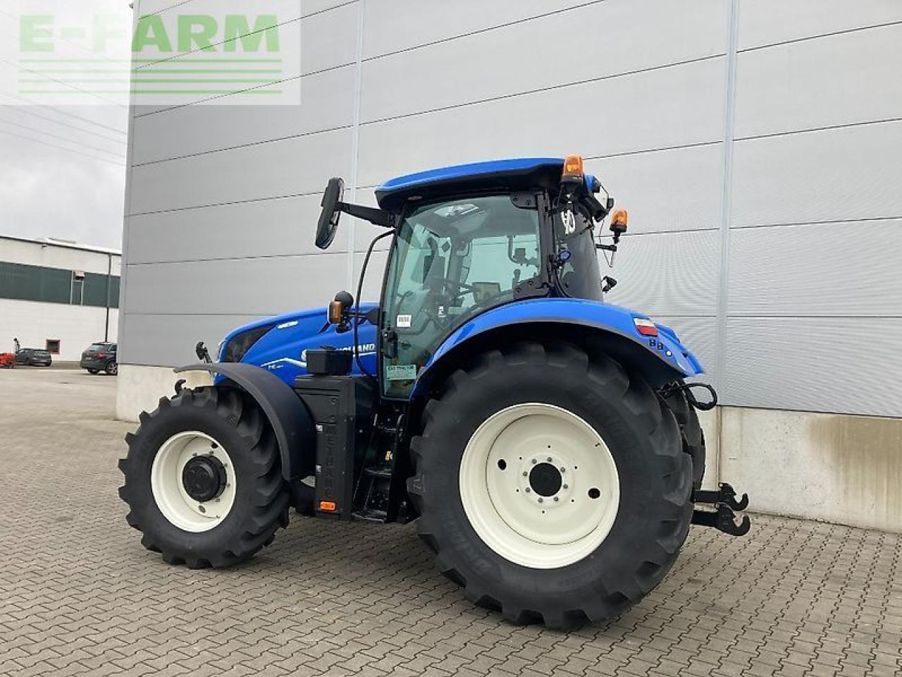 New Holland t6.180 dc methane power Methane Power - Трактор: фото 3 New Holland t6.180 dc methane power Methane Power - Трактор: фото 3
