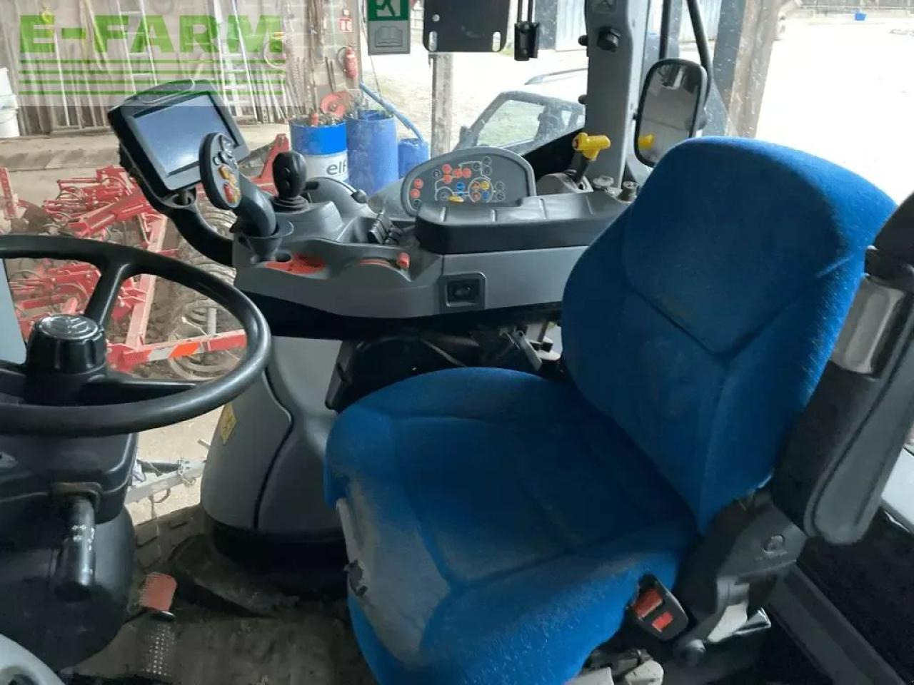 New Holland t7.200 auto command - Трактор: фото 5 New Holland t7.200 auto command - Трактор: фото 5