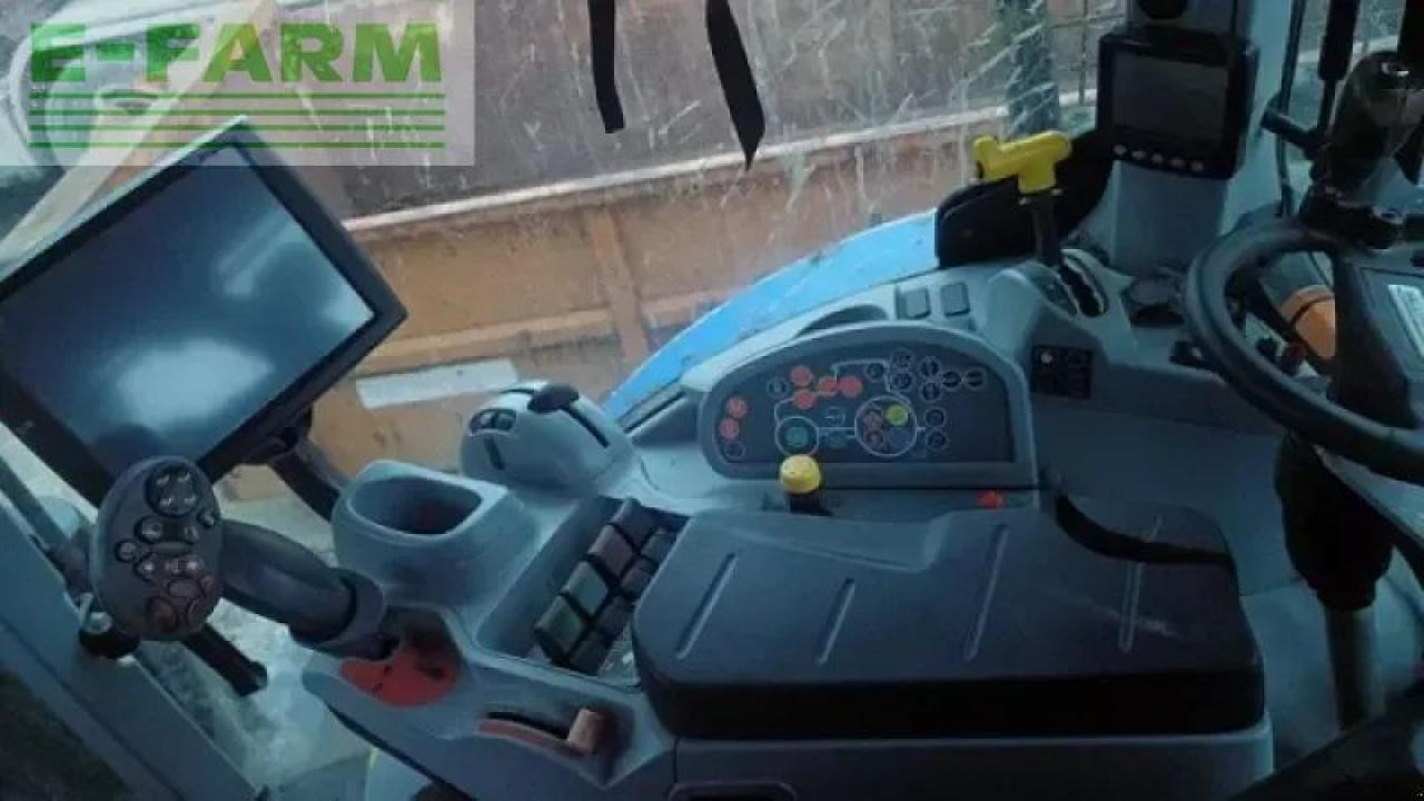 New Holland t7 210 - Трактор: фото 4 New Holland t7 210 - Трактор: фото 4