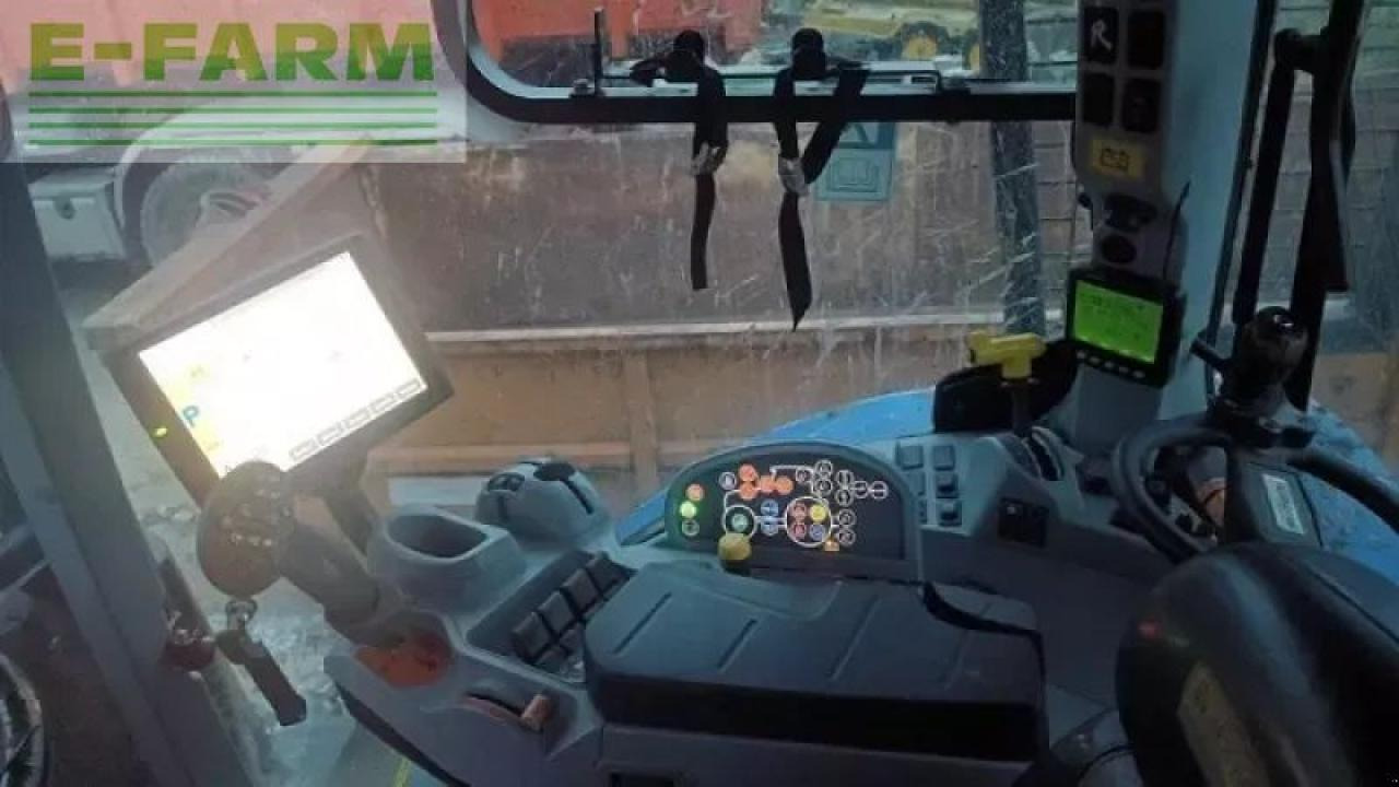 New Holland t7 210 - Трактор: фото 5 New Holland t7 210 - Трактор: фото 5