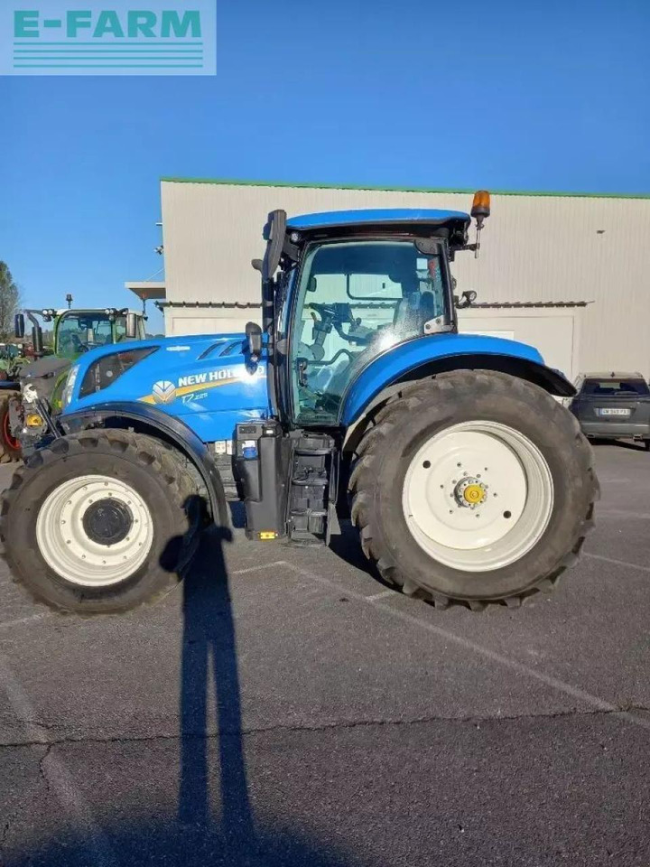 New Holland t7.225 - Трактор: фото 5 New Holland t7.225 - Трактор: фото 5