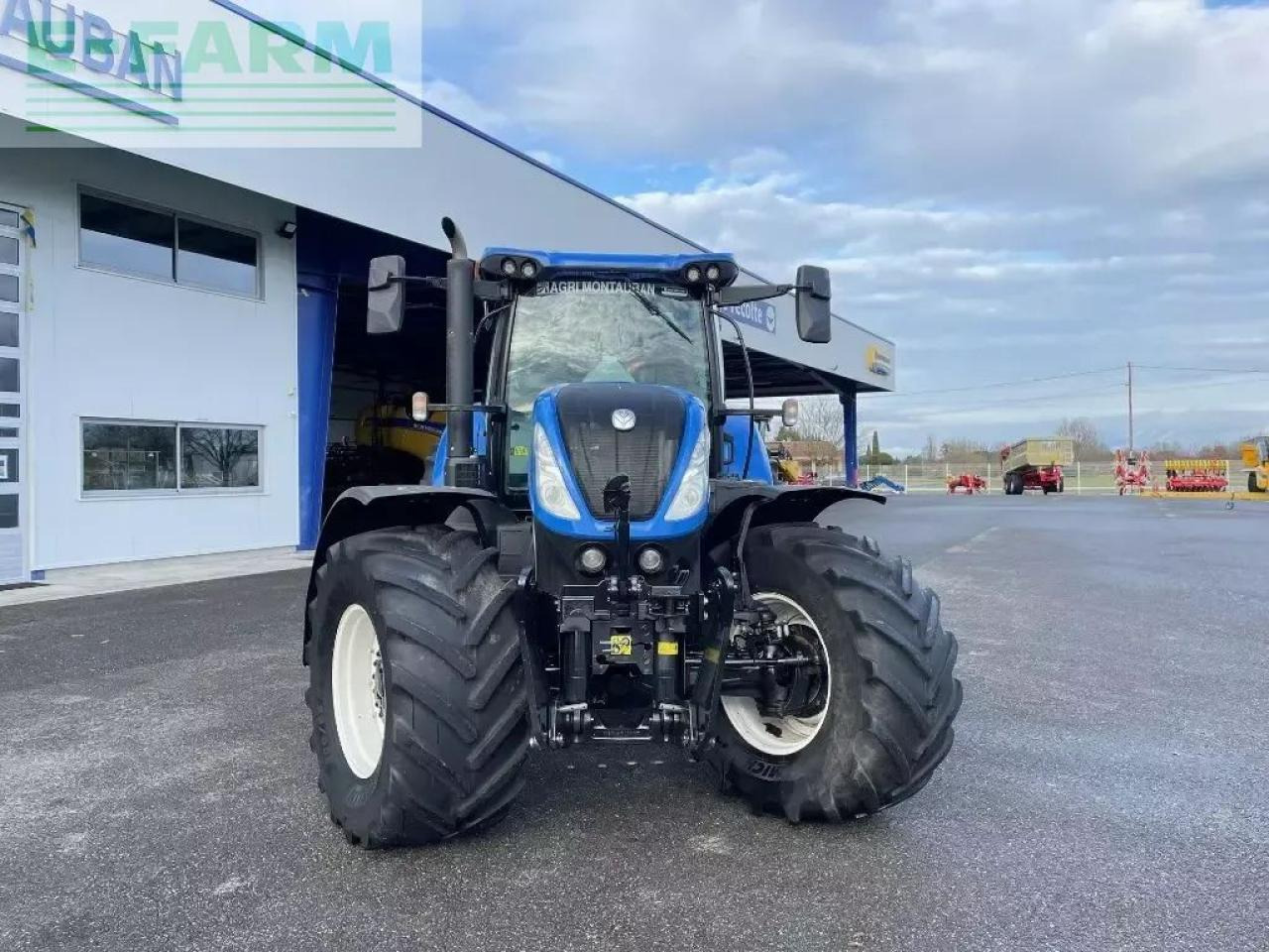 New Holland t7.270 autocommand - Трактор: фото 2 New Holland t7.270 autocommand - Трактор: фото 2