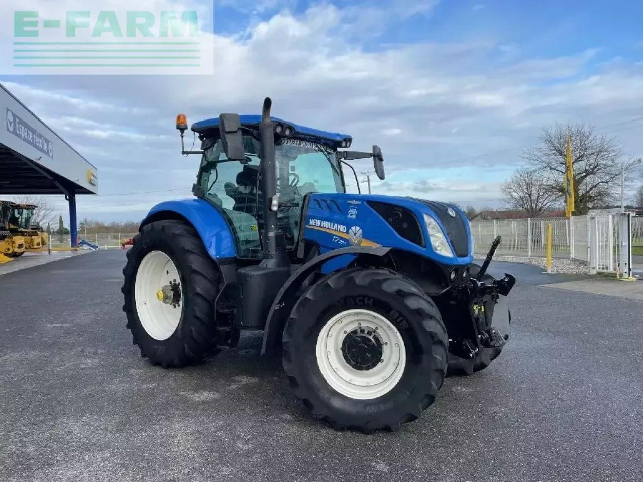 New Holland t7.270 autocommand - Трактор: фото 3 New Holland t7.270 autocommand - Трактор: фото 3