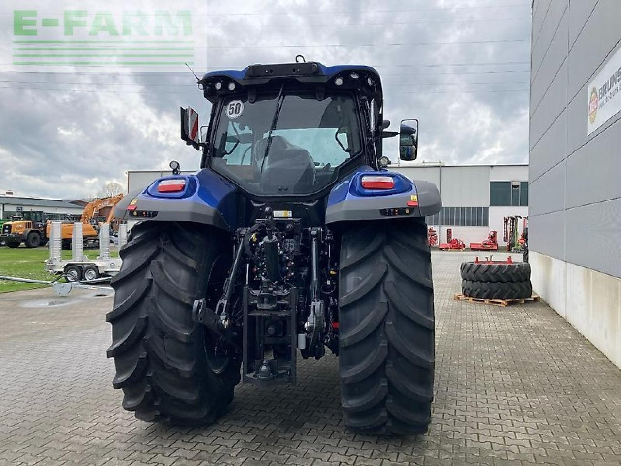 New Holland t7.270 autocommand new gen - Трактор: фото 3 New Holland t7.270 autocommand new gen - Трактор: фото 3
