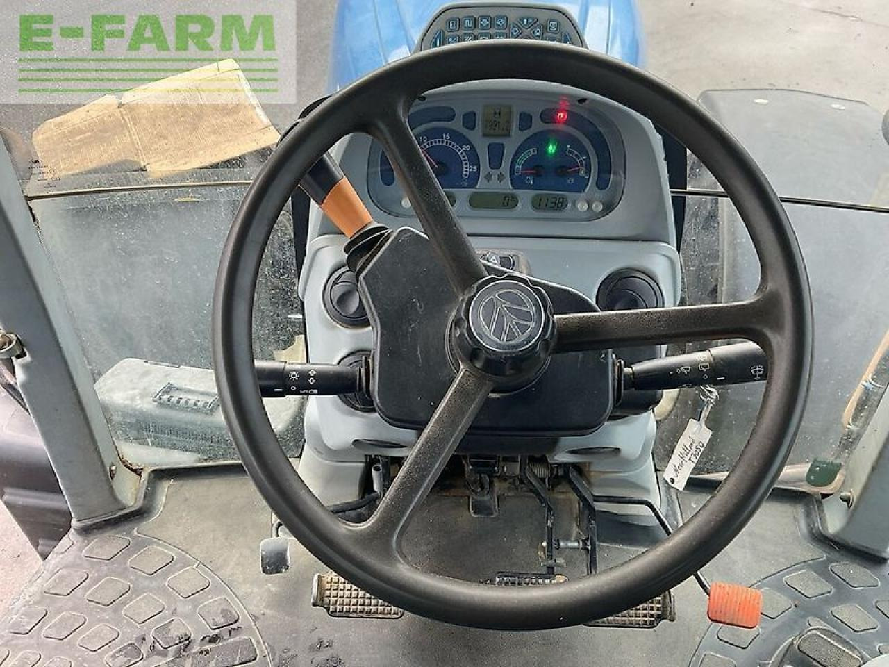 Трактор New Holland t7050: фото 10