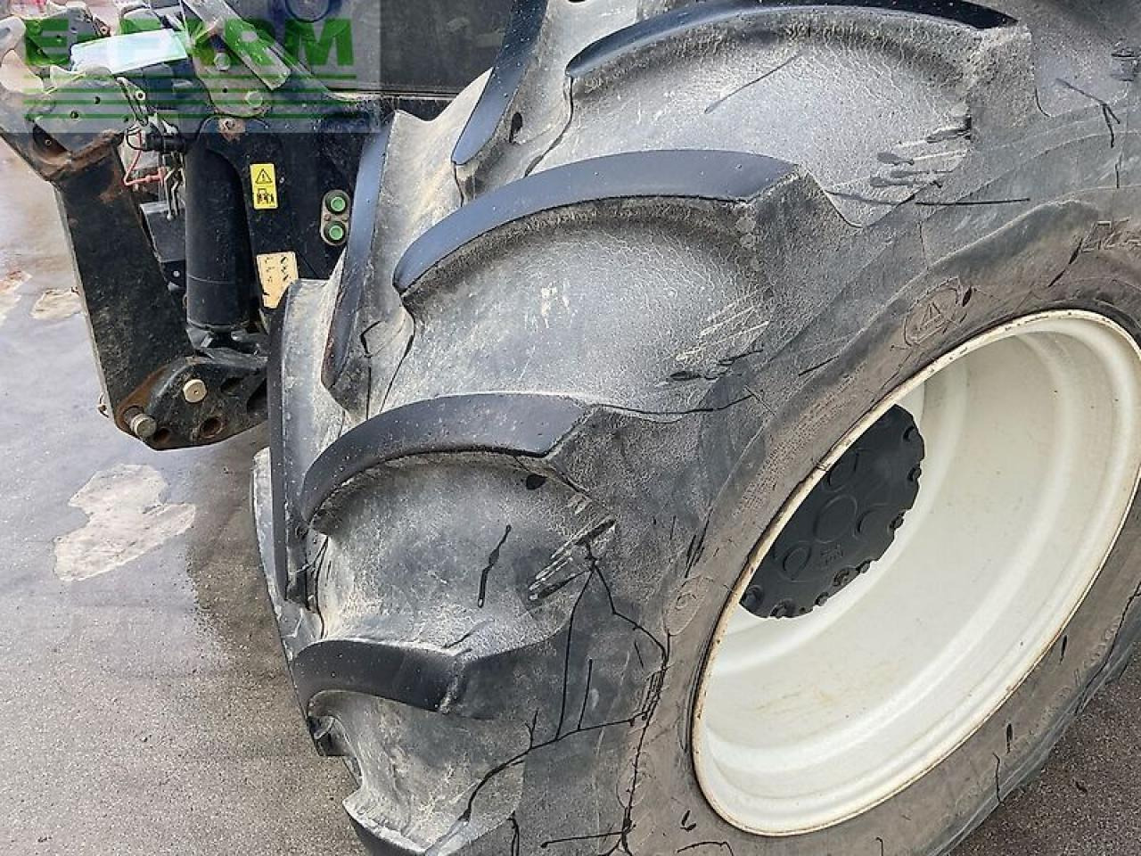 Трактор New Holland t7050: фото 18