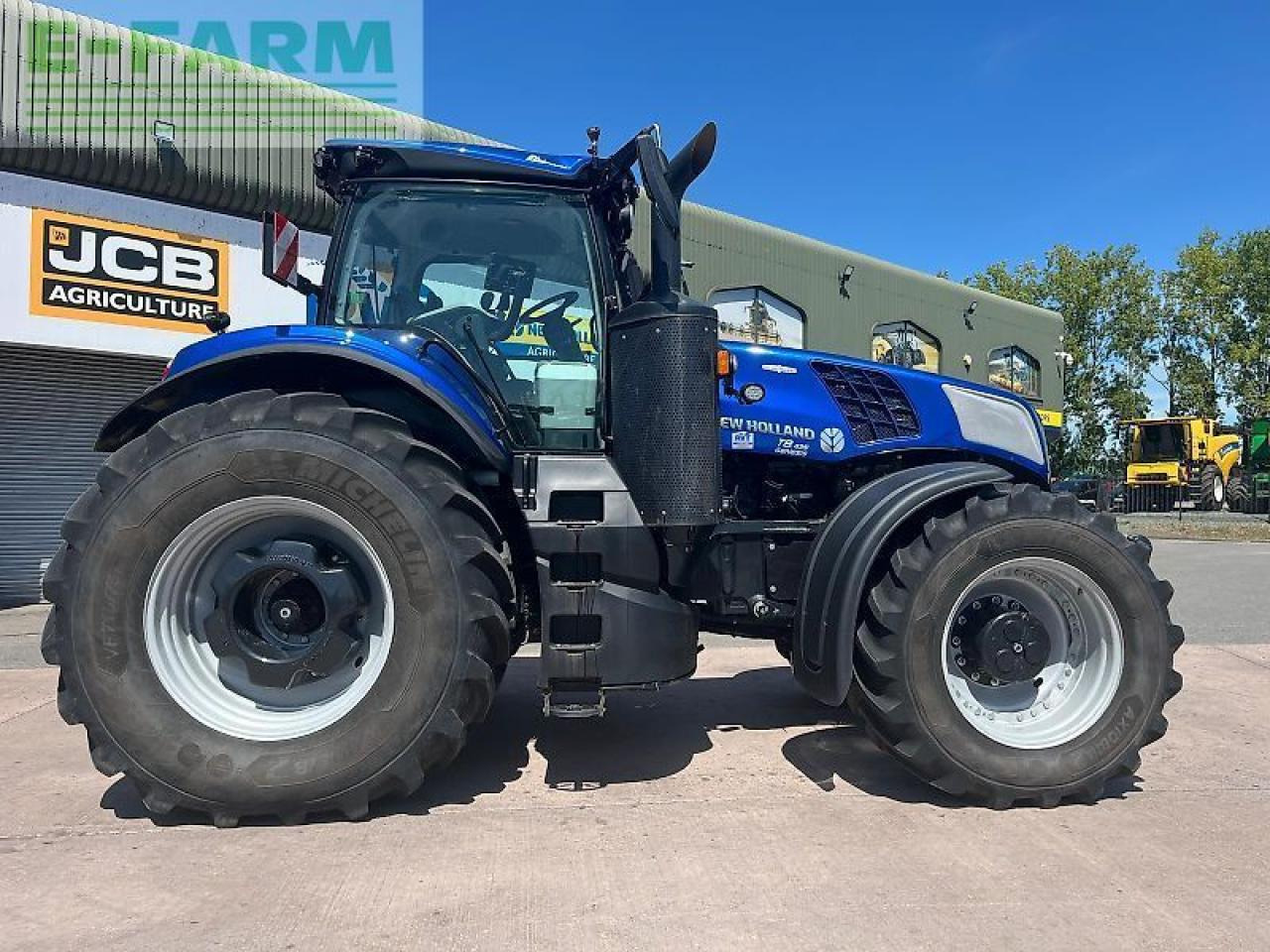 New Holland t8.435 - Трактор: фото 3 New Holland t8.435 - Трактор: фото 3