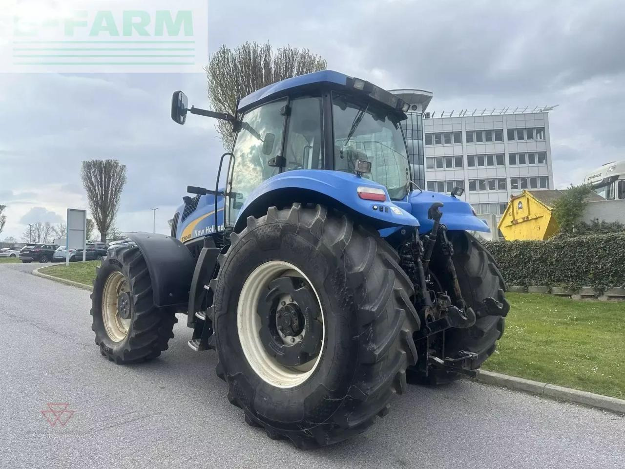 New Holland t8040 - Трактор: фото 4 New Holland t8040 - Трактор: фото 4