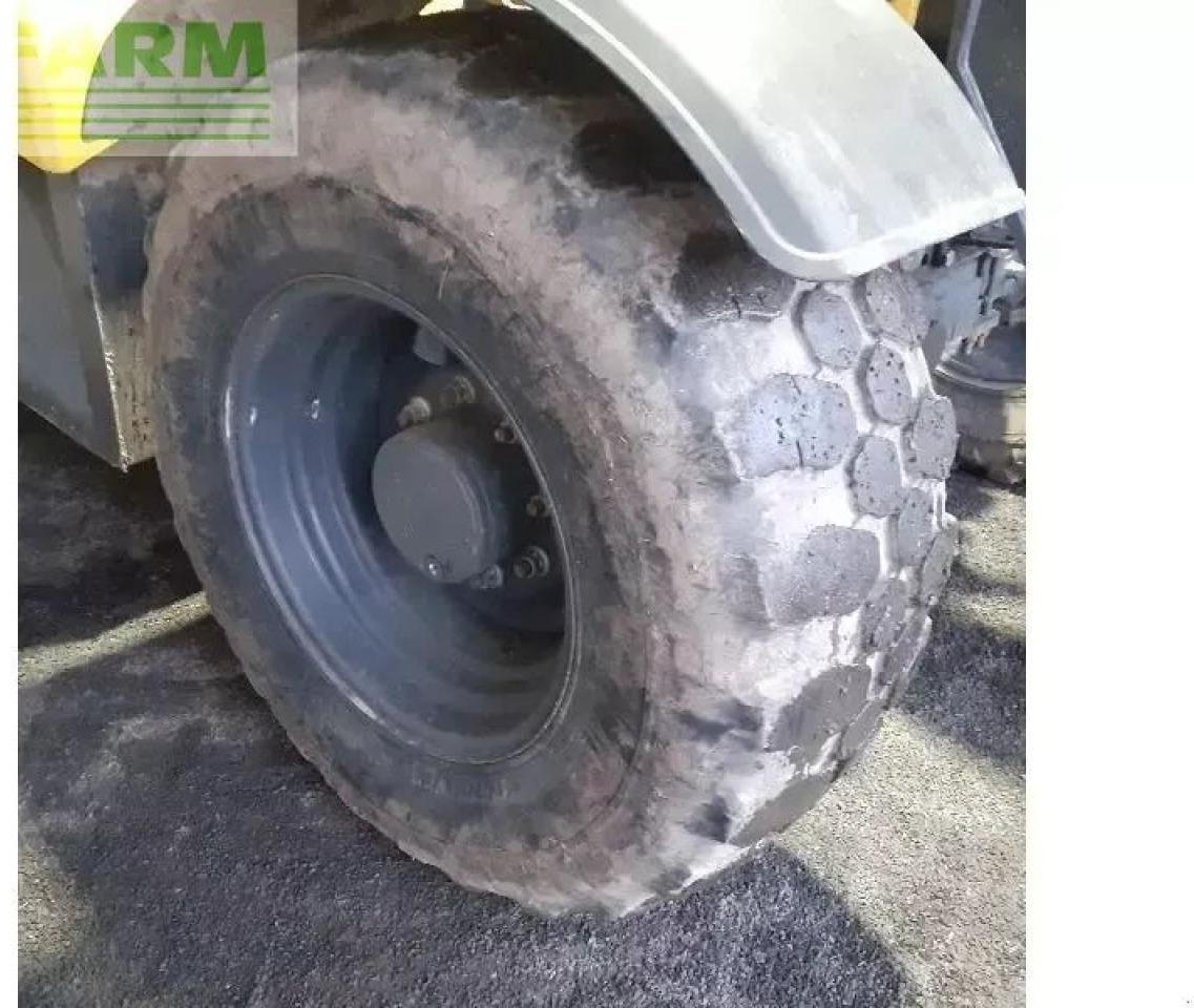 Телескопический погрузчик New Holland th7.42: фото 9 Телескопический погрузчик New Holland th7.42: фото 9