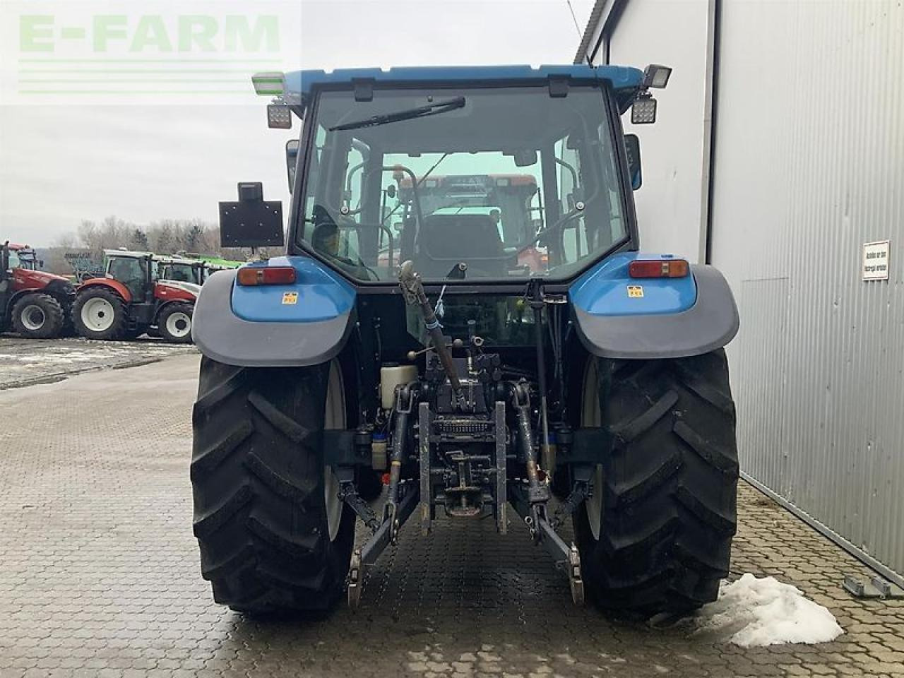New Holland tl 100 - Трактор: фото 2 New Holland tl 100 - Трактор: фото 2