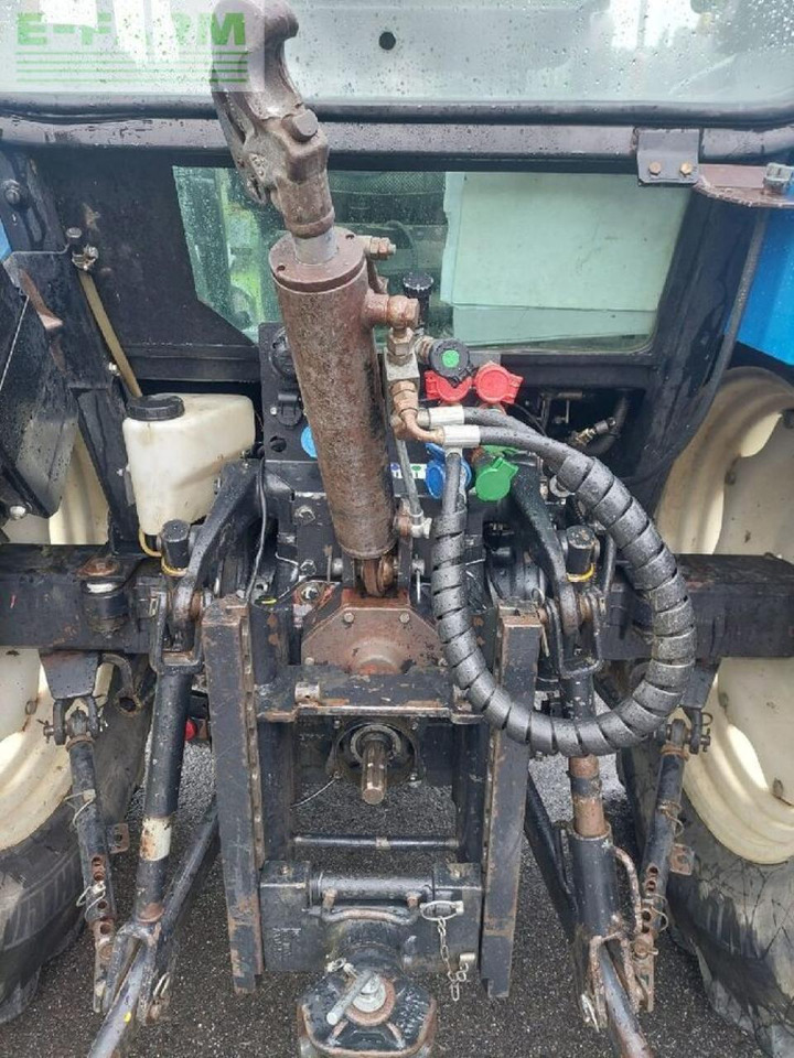 New Holland tl 90 a A - Трактор: фото 4 New Holland tl 90 a A - Трактор: фото 4