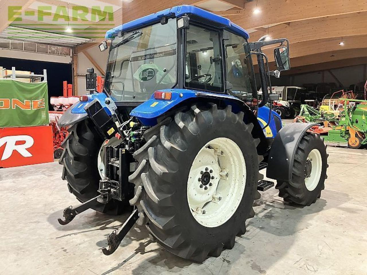 New Holland tl100a (4wd) A - Трактор: фото 3 New Holland tl100a (4wd) A - Трактор: фото 3