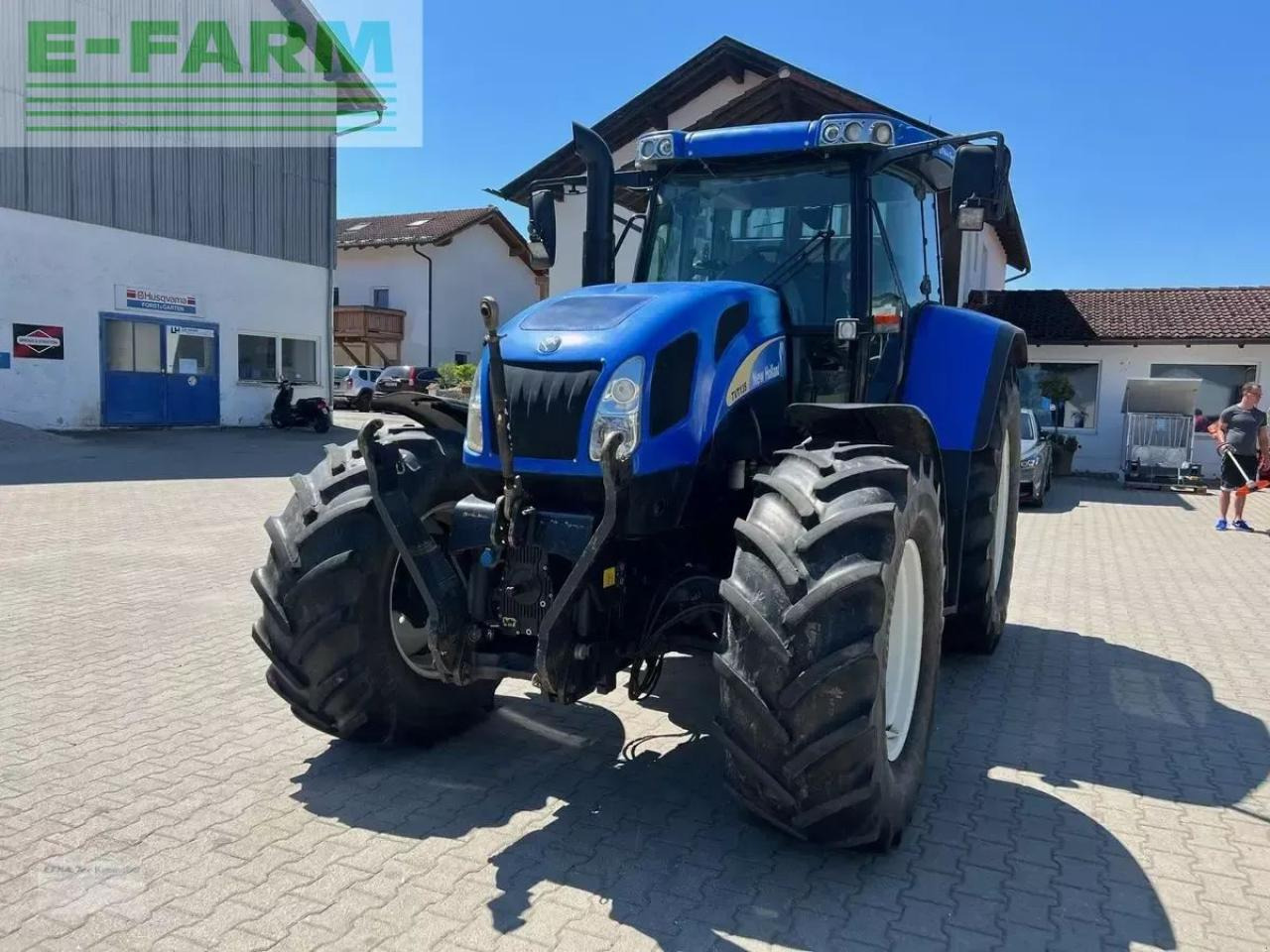 New Holland tvt 135 - Трактор: фото 4 New Holland tvt 135 - Трактор: фото 4