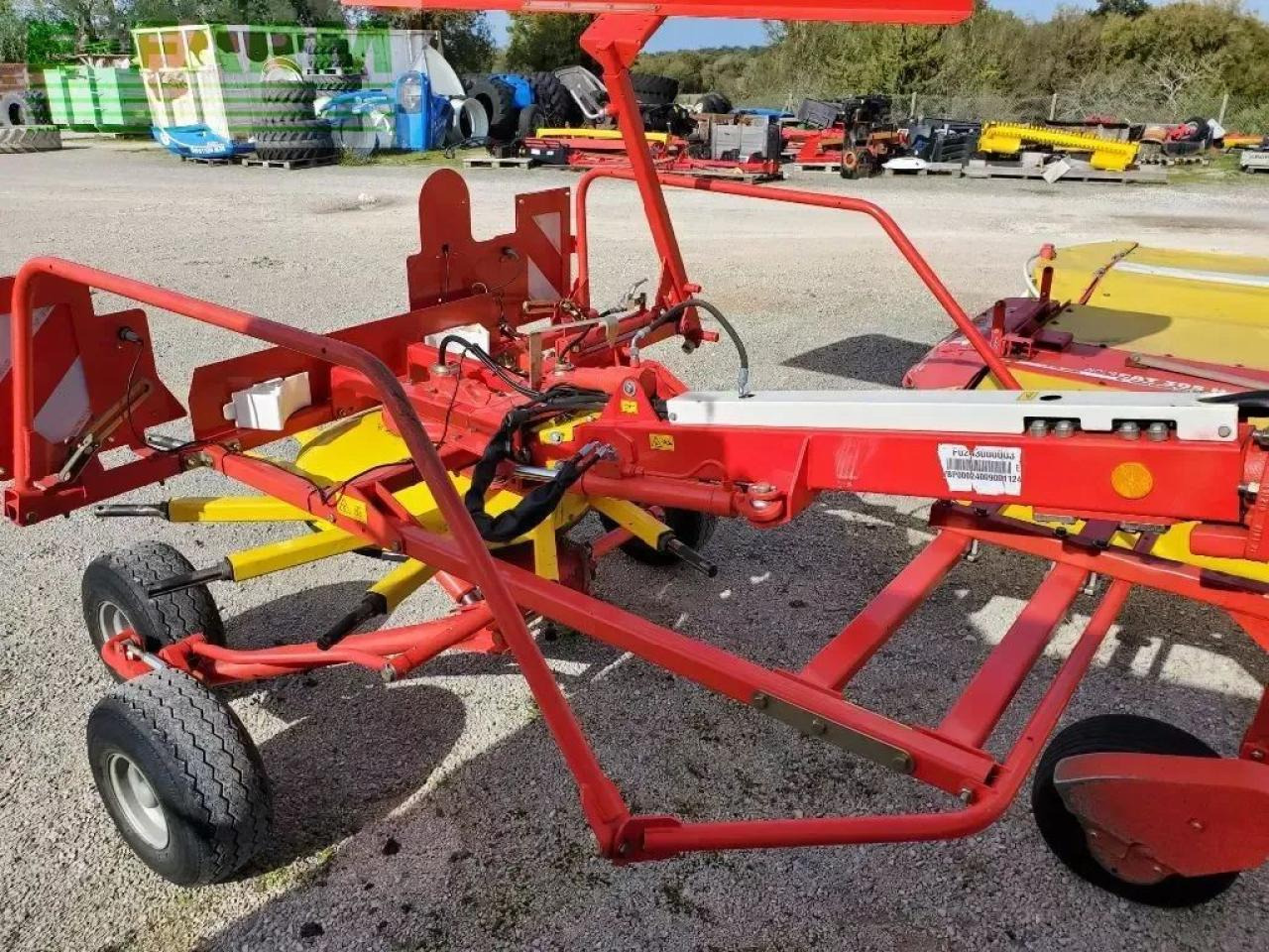 Pöttinger top 611 - Сеноворошилка: фото 4 Pöttinger top 611 - Сеноворошилка: фото 4