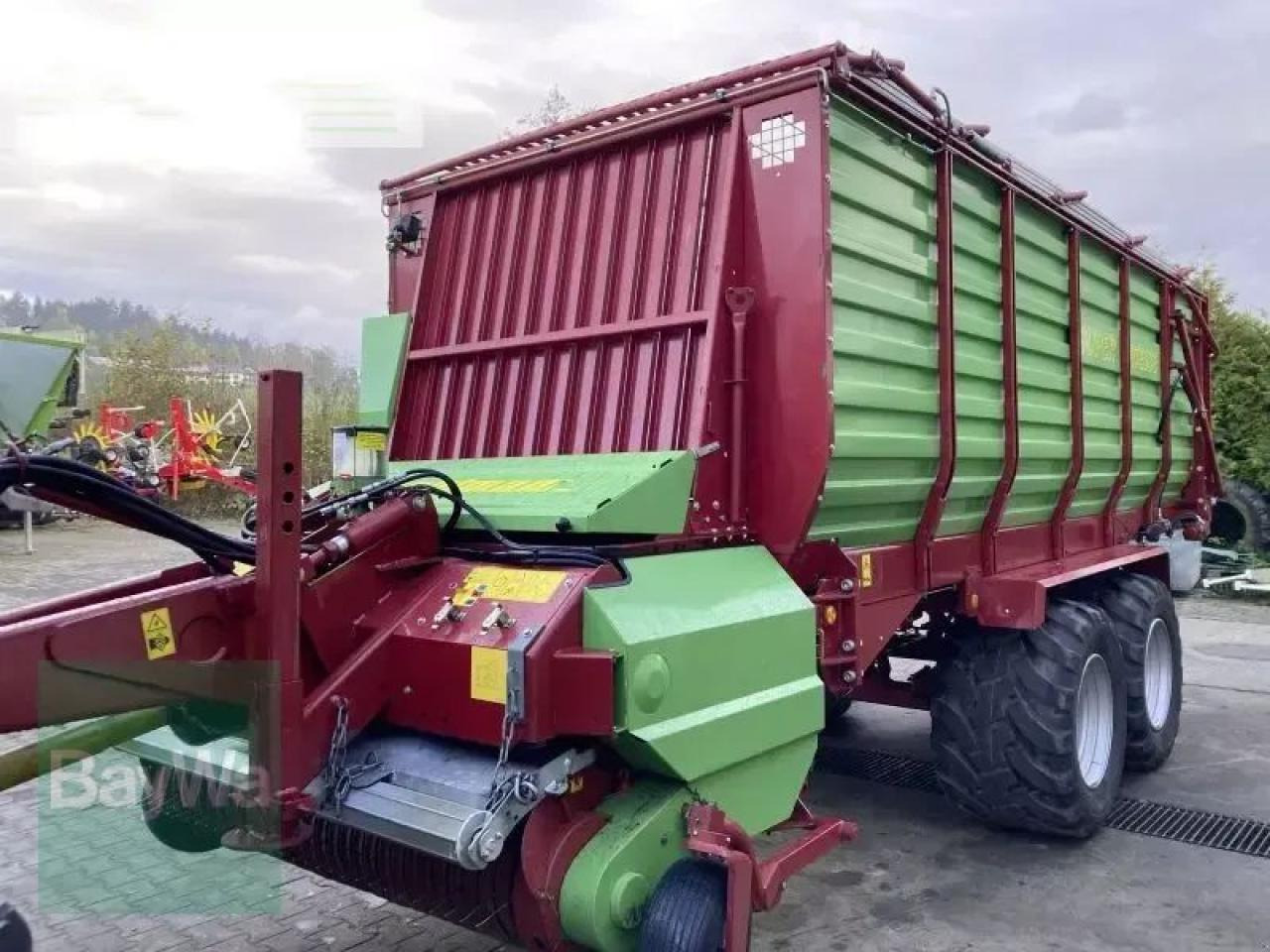 Strautmann super vitesse 2-h - Самозагружающийся прицеп: фото 4 Strautmann super vitesse 2-h - Самозагружающийся прицеп: фото 4