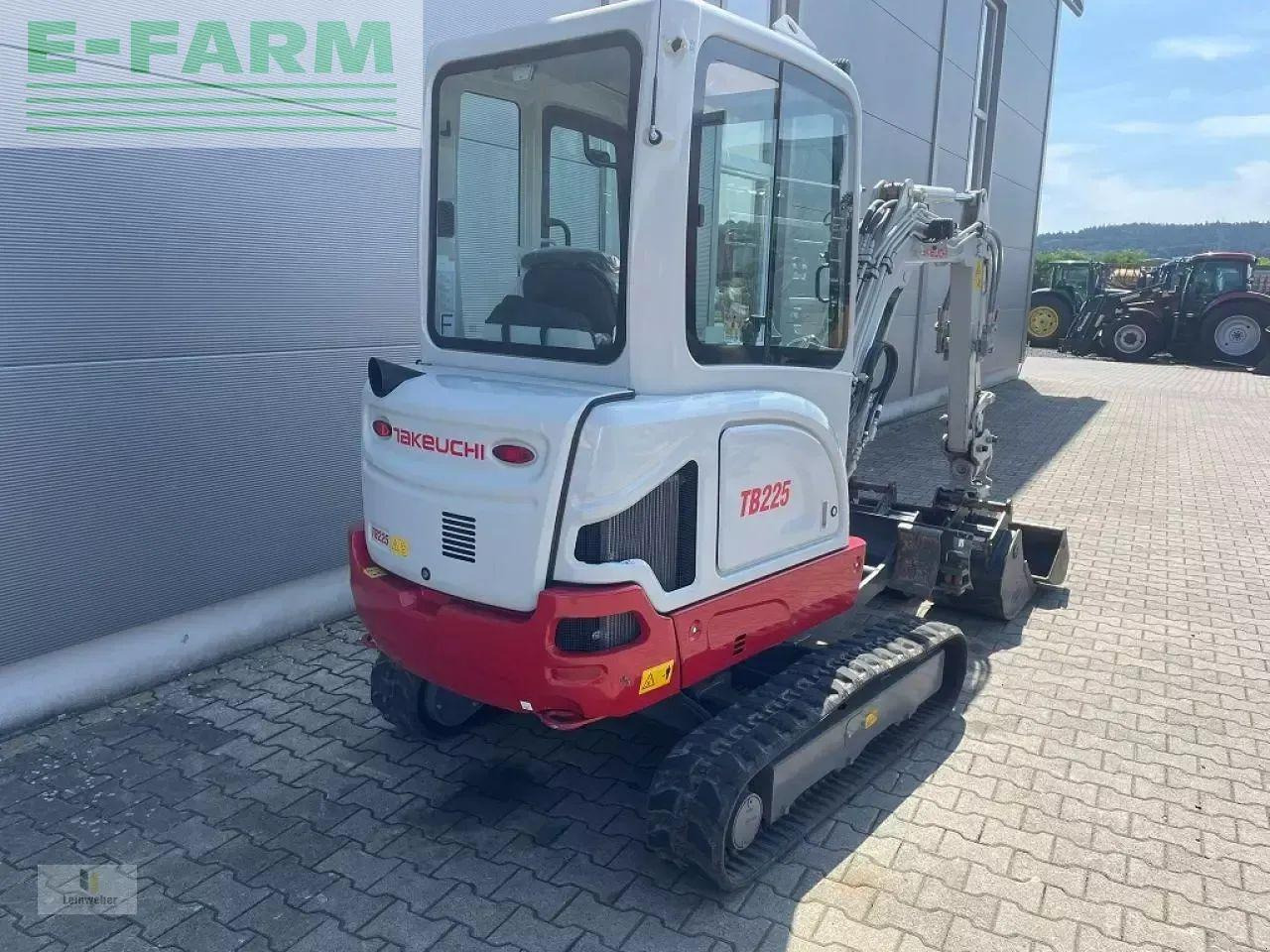 Takeuchi tb 225 v4 - Мини-экскаватор: фото 5 Takeuchi tb 225 v4 - Мини-экскаватор: фото 5
