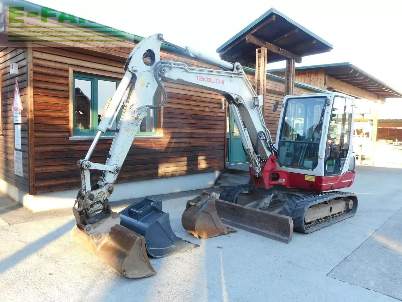 Takeuchi tb 250 mit powertilt + hydr. sw + 3 löffel - Мини-экскаватор: фото 2 Takeuchi tb 250 mit powertilt + hydr. sw + 3 löffel - Мини-экскаватор: фото 2