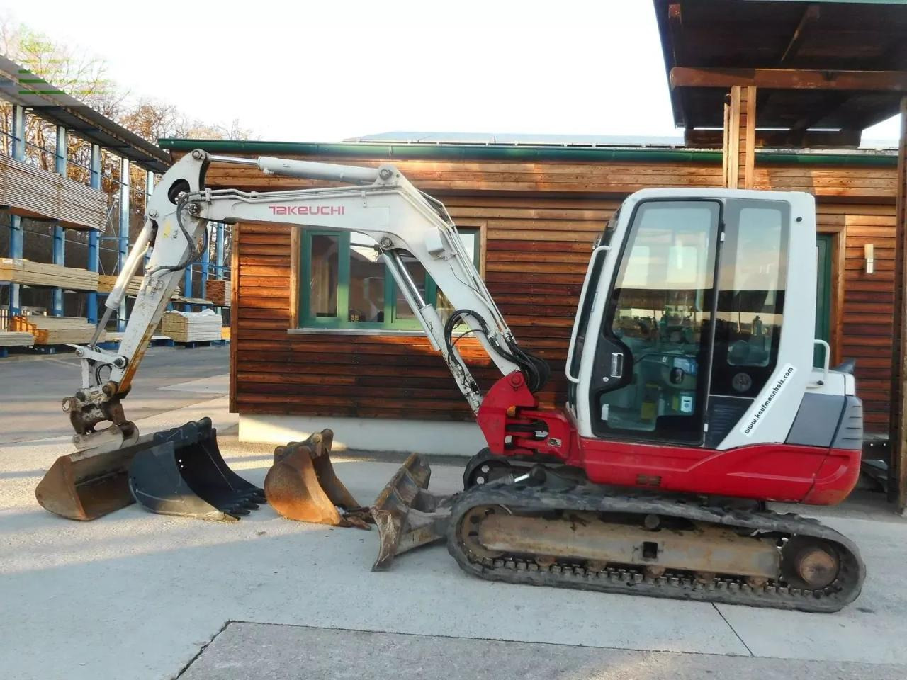 Takeuchi tb 250 mit powertilt + hydr. sw + 3 löffel - Мини-экскаватор: фото 1 Takeuchi tb 250 mit powertilt + hydr. sw + 3 löffel - Мини-экскаватор: фото 1