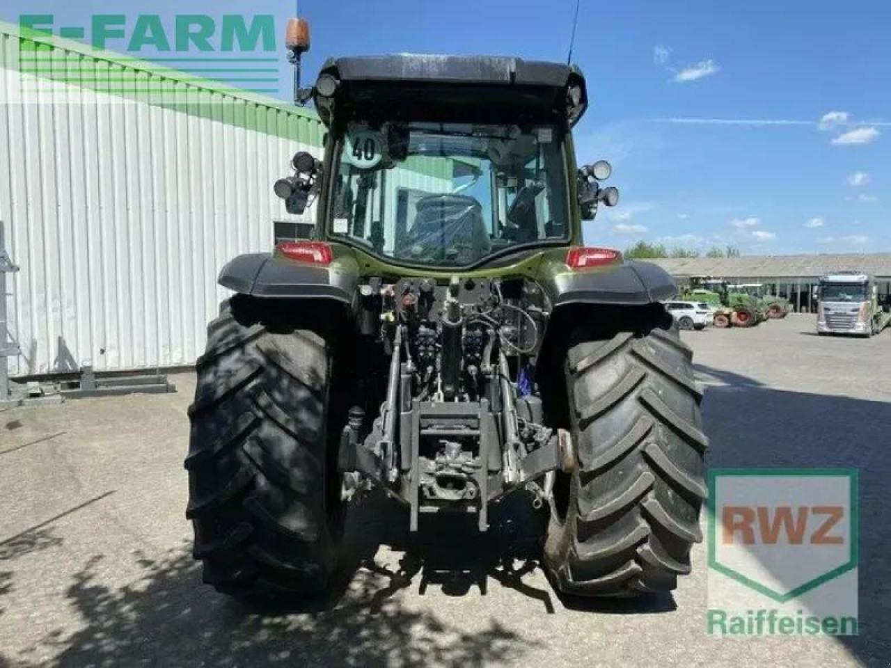 Valtra g135 v schlepper - Мини-экскаватор: фото 3 Valtra g135 v schlepper - Мини-экскаватор: фото 3