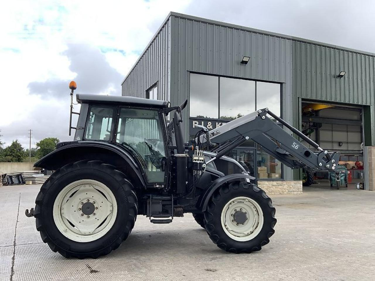 Valtra n103 hi tech (st23719) - Трактор: фото 2 Valtra n103 hi tech (st23719) - Трактор: фото 2