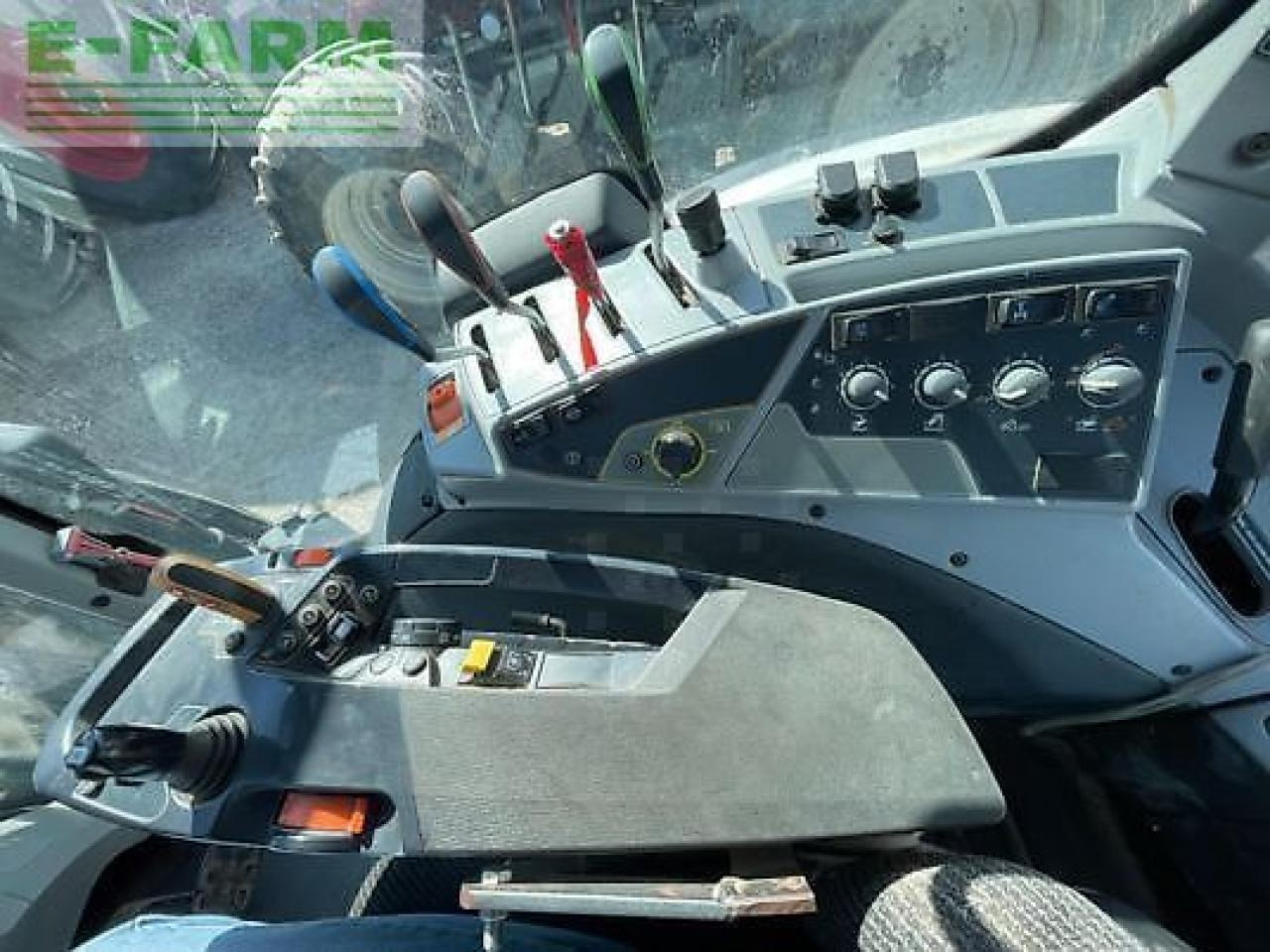 Трактор Valtra n134 h5: фото 8