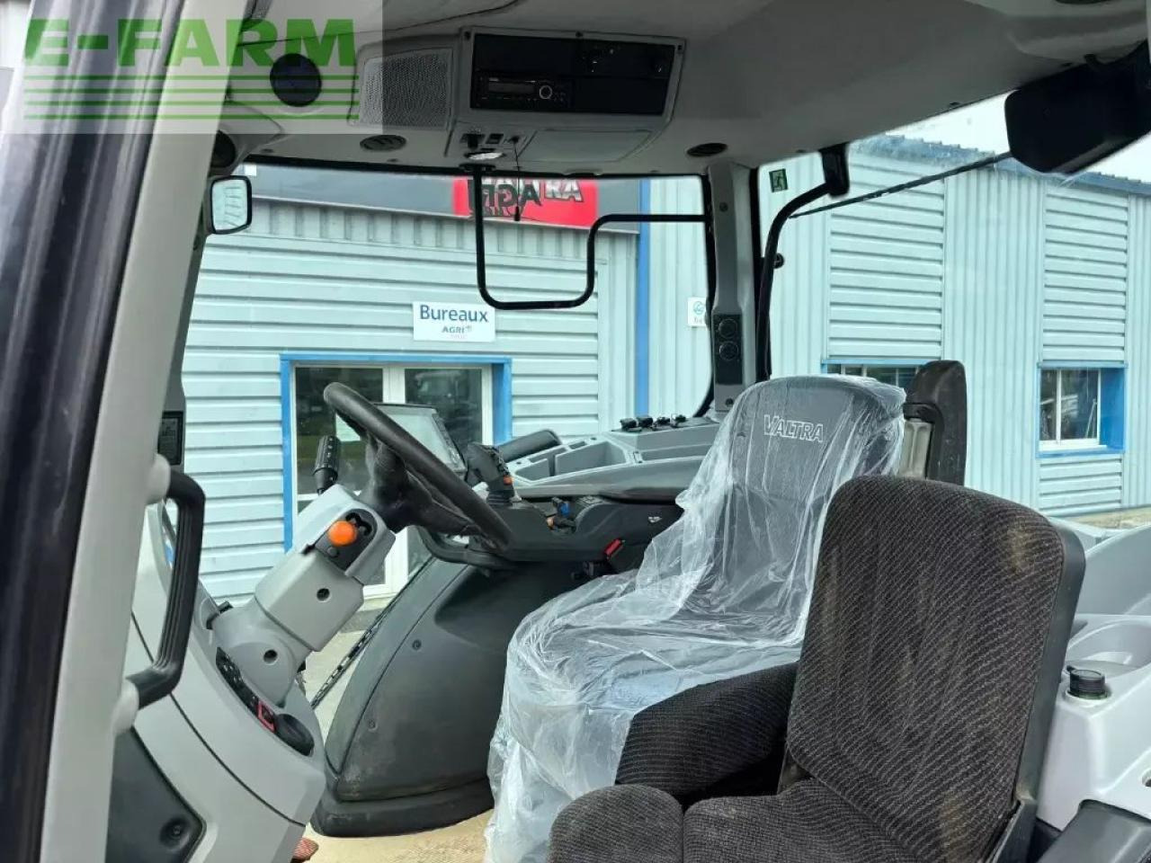 Valtra n134d - Трактор: фото 5 Valtra n134d - Трактор: фото 5