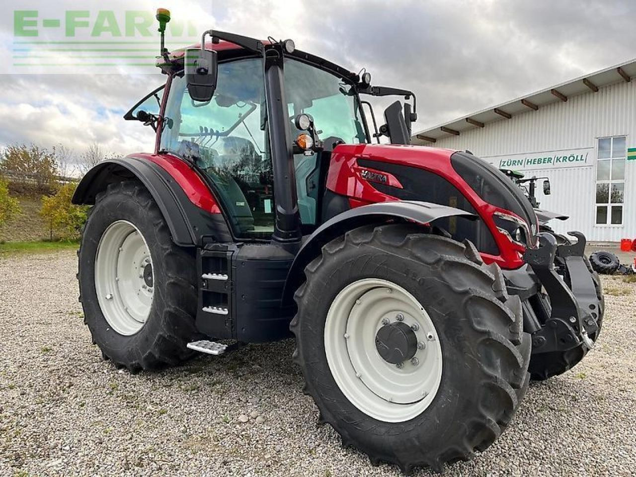 Valtra n155e aktiv - Трактор: фото 4 Valtra n155e aktiv - Трактор: фото 4