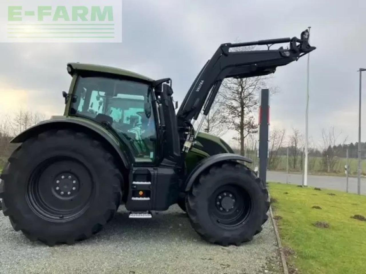 Valtra n155ea - Трактор: фото 1 Valtra n155ea - Трактор: фото 1