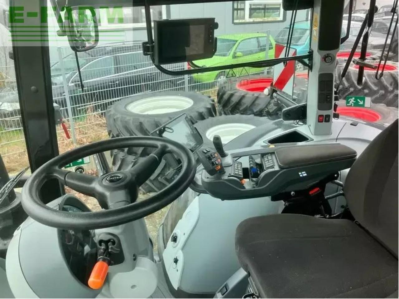 Valtra s324 smarttouch mr19 - Трактор: фото 4 Valtra s324 smarttouch mr19 - Трактор: фото 4