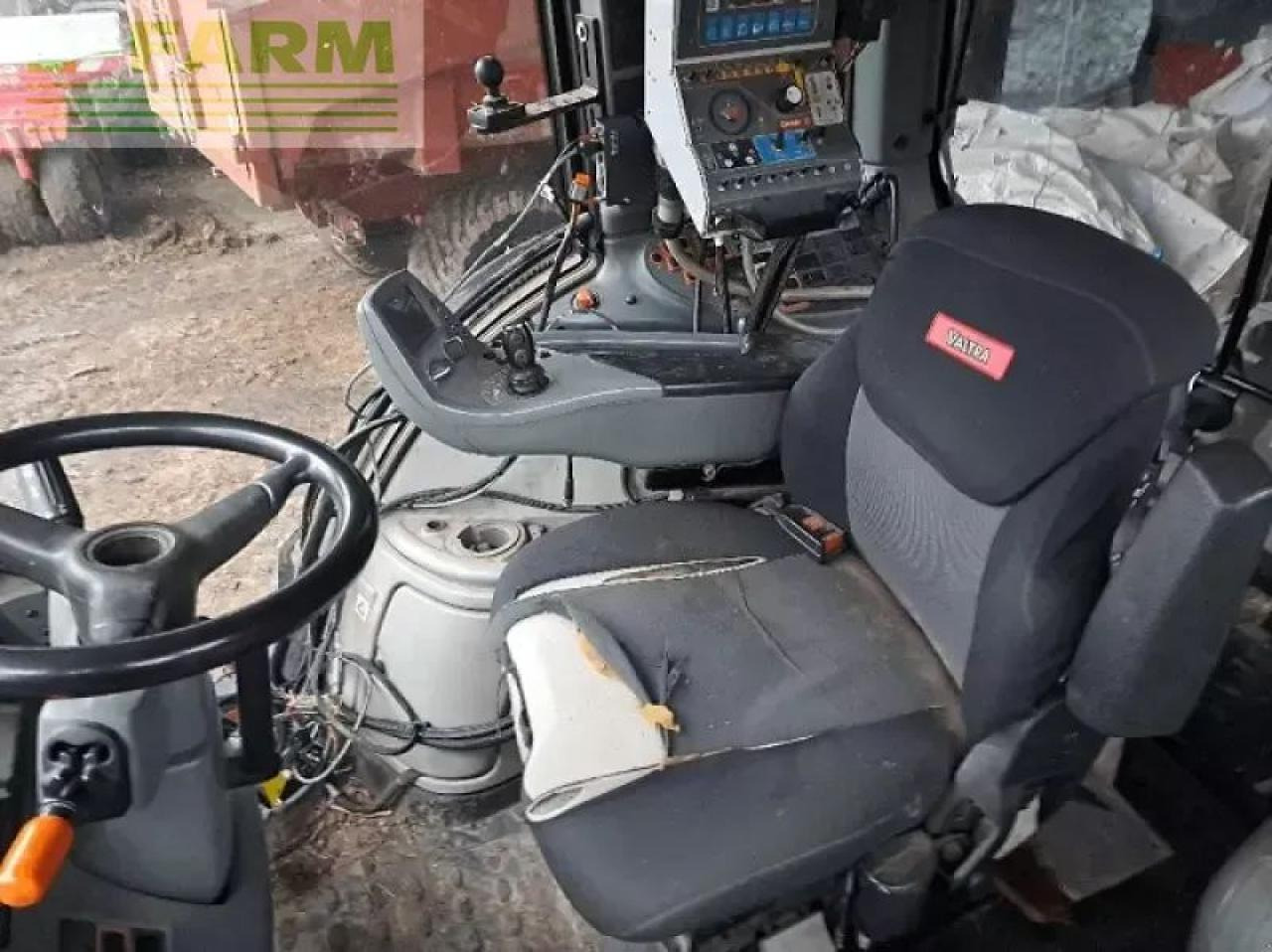 Valtra t172 - Трактор: фото 5 Valtra t172 - Трактор: фото 5