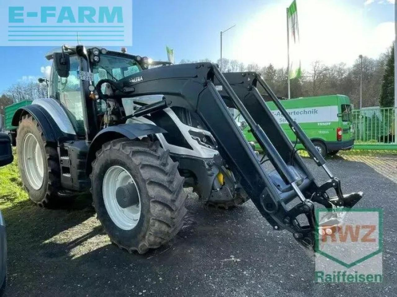 Valtra t215d - Трактор: фото 1 Valtra t215d - Трактор: фото 1