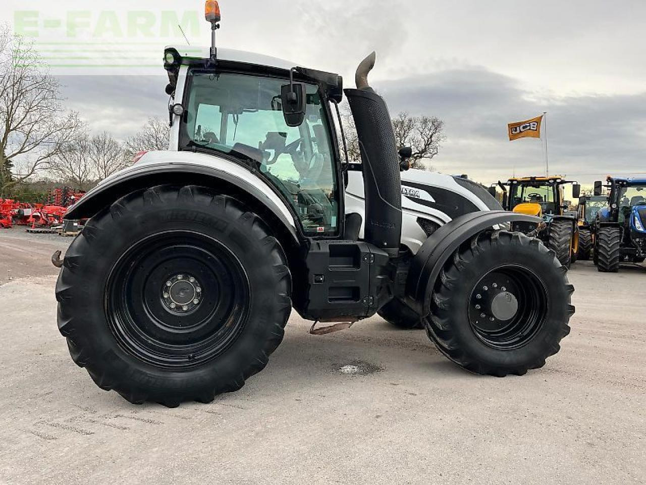 Valtra t234 - Трактор: фото 5 Valtra t234 - Трактор: фото 5