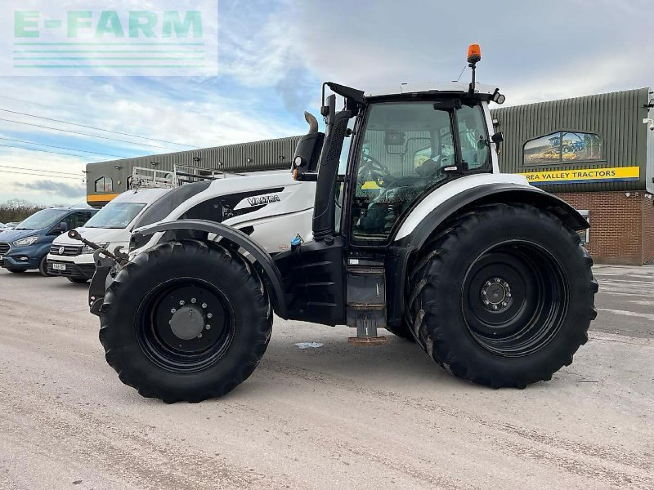 Valtra t234 - Трактор: фото 2 Valtra t234 - Трактор: фото 2