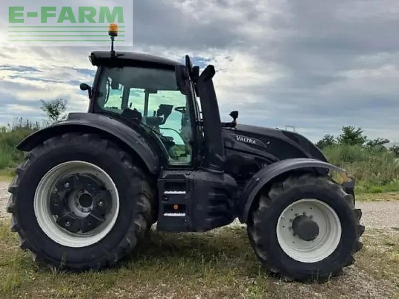 Valtra t254v - Трактор: фото 4 Valtra t254v - Трактор: фото 4