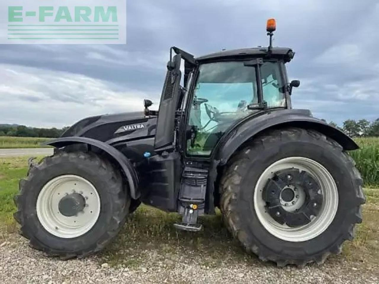 Valtra t254v - Трактор: фото 3 Valtra t254v - Трактор: фото 3