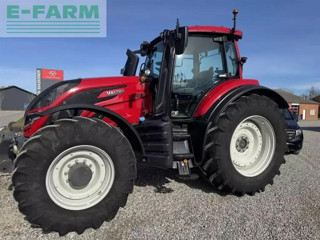 Valtra t255 activ med twin-trac vendbar købine Active - Трактор: фото 1 Valtra t255 activ med twin-trac vendbar købine Active - Трактор: фото 1