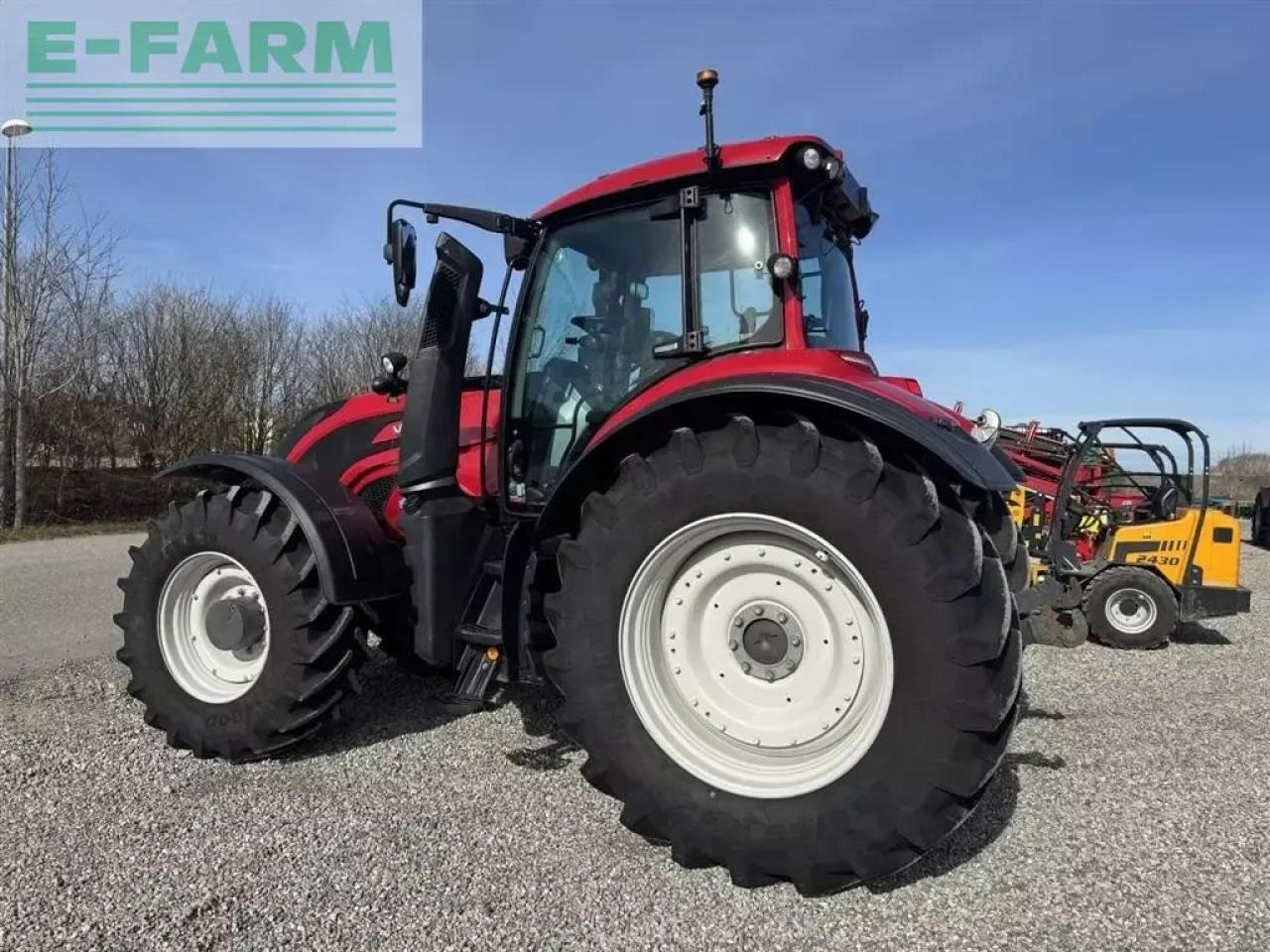 Valtra t255 activ med twin-trac vendbar købine Active - Трактор: фото 3 Valtra t255 activ med twin-trac vendbar købine Active - Трактор: фото 3