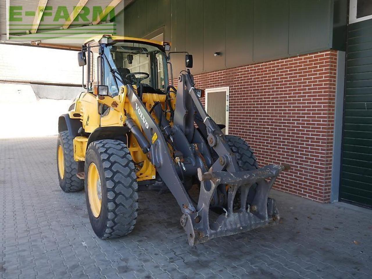 Volvo l45f - Мини-экскаватор: фото 2 Volvo l45f - Мини-экскаватор: фото 2