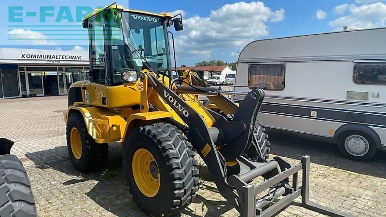 Volvo volvo l 30 - Мини-экскаватор: фото 1 Volvo volvo l 30 - Мини-экскаватор: фото 1