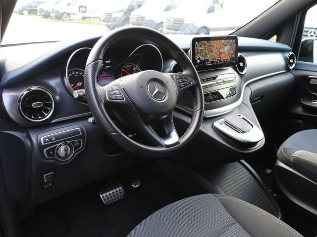 MERCEDES-BENZ EQV 300 lang,7Sitze,2xSchiebetür,LED,Distronic... - Микроавтобус, Электробус: фото 5 MERCEDES-BENZ EQV 300 lang,7Sitze,2xSchiebetür,LED,Distronic... - Микроавтобус, Электробус: фото 5