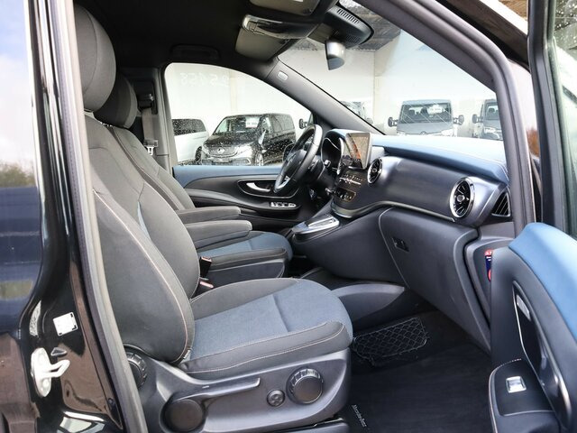 MERCEDES-BENZ EQV 300 lang,7Sitze,2xSchiebetür,LED,Distronic... - Микроавтобус, Электробус: фото 3 MERCEDES-BENZ EQV 300 lang,7Sitze,2xSchiebetür,LED,Distronic... - Микроавтобус, Электробус: фото 3