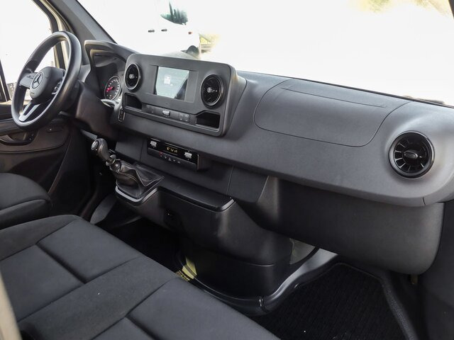 MERCEDES-BENZ Sprinter 214 CDI Kasten,3924,MBUX,Kamera... - Легковой фургон: фото 3 MERCEDES-BENZ Sprinter 214 CDI Kasten,3924,MBUX,Kamera... - Легковой фургон: фото 3