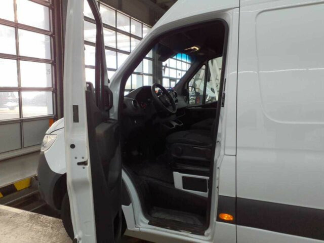 MERCEDES-BENZ Sprinter 317 CDI,3665mm,Automatik,Kamera... - Цельнометаллический фургон: фото 2 MERCEDES-BENZ Sprinter 317 CDI,3665mm,Automatik,Kamera... - Цельнометаллический фургон: фото 2