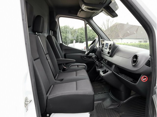 MERCEDES-BENZ Sprinter317CDI Maxi Koffer,LBW,Klima,Kamera - Фургон с закрытым кузовом: фото 2 MERCEDES-BENZ Sprinter317CDI Maxi Koffer,LBW,Klima,Kamera - Фургон с закрытым кузовом: фото 2